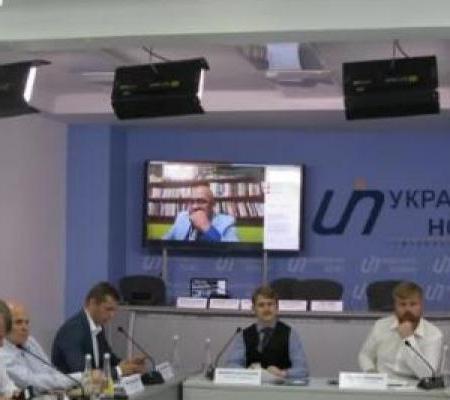 Ситуація в ЮКМ повинна вирішуватися на принципах міжнародного права