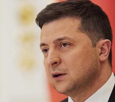 Выдача смартфонов от государства всем вакцинированным пенсионерам обойдется в миллиарды – эксперт