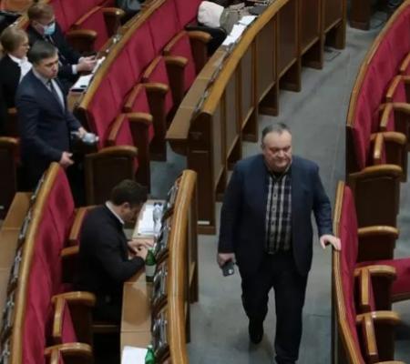 Сокращение Верховной Рады до 300 депутатов: в чем подвох?