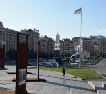 Украинские политологи: В Киеве нет паники на фоне вбросов СМИ о «бегстве олигархов»