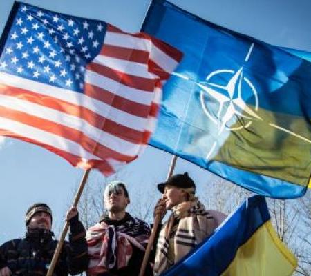 Попытки запрыгнуть в ушедший поезд однополярного мира ведут Украину в пропасть