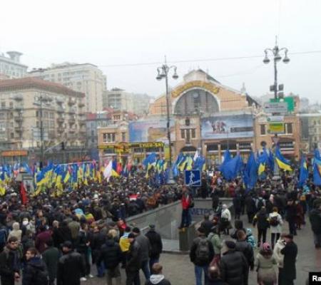 70% опрошенных экспертов негативно относятся к лидерам Евромайдана