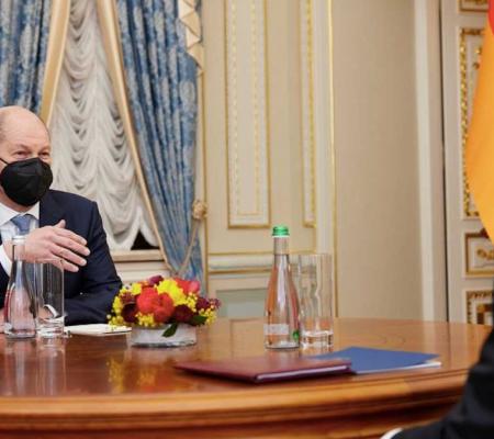 Санкції обговорюються кулуарно, а Німеччина спостерігає: експерт оцінив тактику Шольца