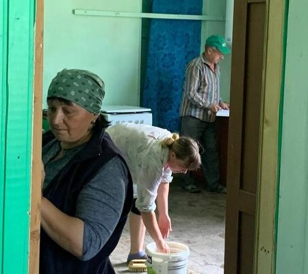 Время человечности: кто и как помогает украинцам жильем