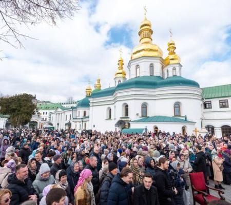 Три сценария для УПЦ и власти. Чего ждать в Киево-Печерской Лавре 29 марта