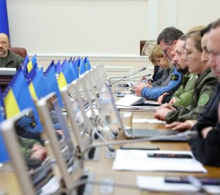 "Приходят милитари-либералы". Что означают новые перемены в правительстве Украины
