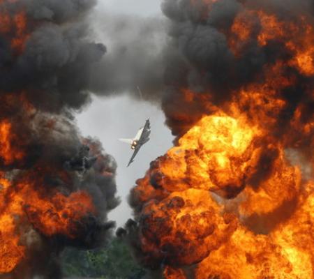 Vladimir Putin, operazione-terrore: bombardieri ipersonici e missili