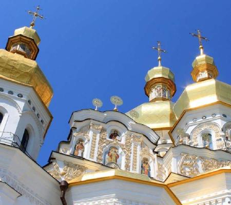 Далі лише катакомби. Що стоїть за “мирним планом” для УПЦ та ПЦУ