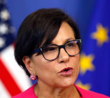 США назначили Пенни Прицкер управлять финансами для Украины: кто она?