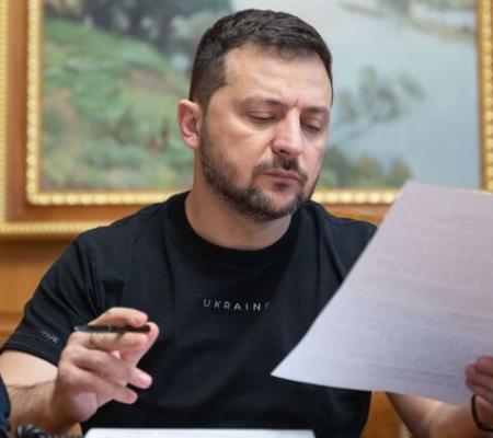 Коалиция против Зеленского. Кто атакует президента внутри и вовне Украины и к чему это может привести