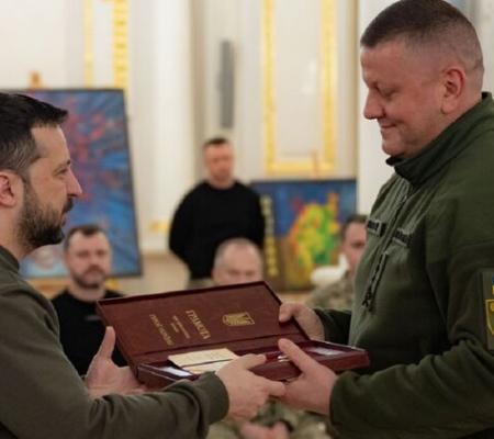 "Ледокол" Залужный. Какие политические последствия будет иметь отставка главкома ВСУ