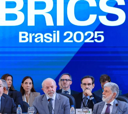 100% de taxação? Entenda o que está em jogo após ameaça dos EUA contra países do Brics
