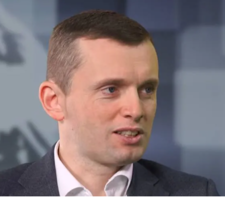 На кону послаблення президентської вертикалі: політолог Руслан Бортнік