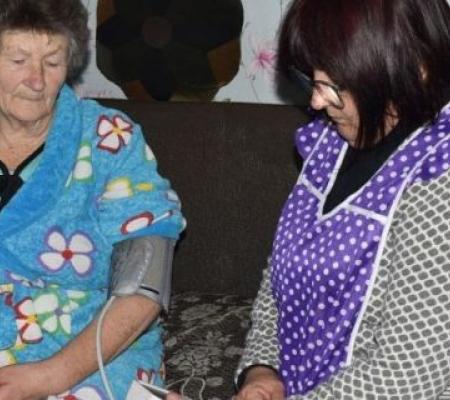 Идентифицируй себя на камеру: как пожилые украинцы вынуждены бороться за пенсии