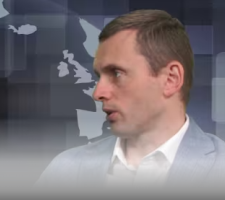 Элиты вынуждены обещать мир, но готовиться к войне, – Руслан Бортник о мирных переговорах