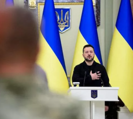 Le carte di Zelensky in attesa di midterm: profilo basso e caccia al sostegno degli alleati