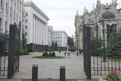 Города-крепости и борьба с "ЕС" в тылу: что происходит с вертикалью власти