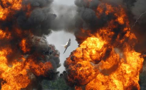 Vladimir Putin, operazione-terrore: bombardieri ipersonici e missili
