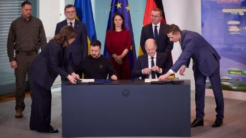 Безопасность на веру. Что написано в договорах Украины с Британией, Германией и Францией