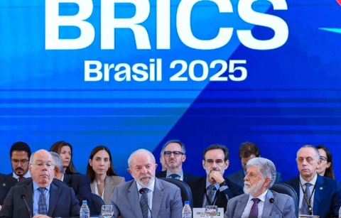 100% de taxação? Entenda o que está em jogo após ameaça dos EUA contra países do Brics