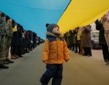 Война войной, а Донбасс по расписанию